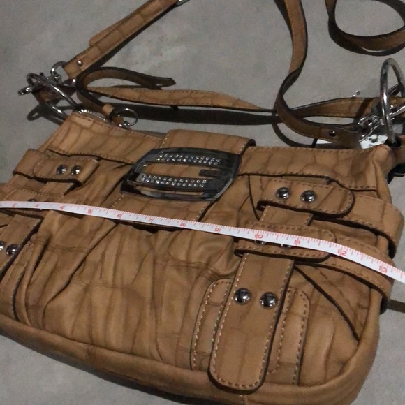 Tan Guess Purse - Picture 5 of 12